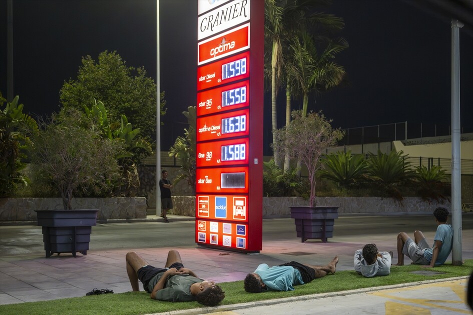 Hundreds of migrants reach Spain's Ceuta after swimming from Morocco