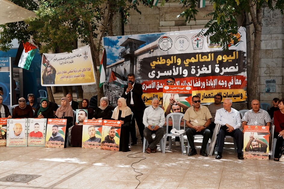بصور ولافتات.. فلسطينيون يحيون في الضفة يوم نصرة غزة والأسرى