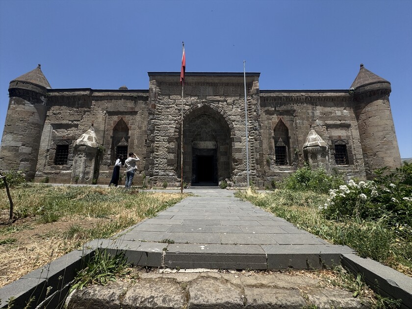 Tarihin ve doğal güzelliklerin buluştuğu şehir: Bitlis
