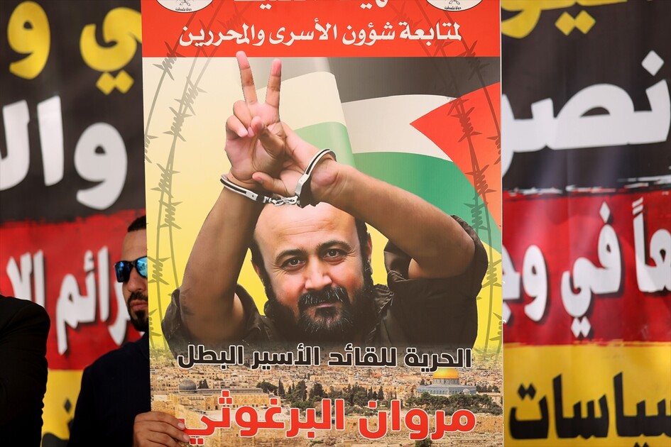 بصور ولافتات.. فلسطينيون يحيون في الضفة يوم نصرة غزة والأسرى