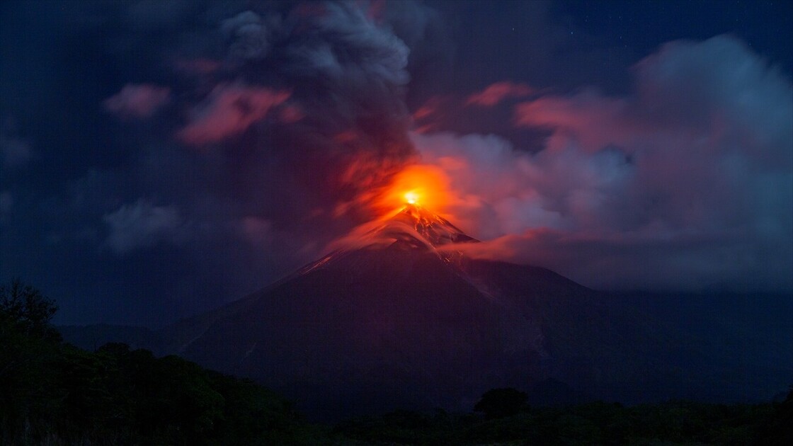 Guatemala'daki Fuego Yanardağı'nda volkanik faaliyet arttı