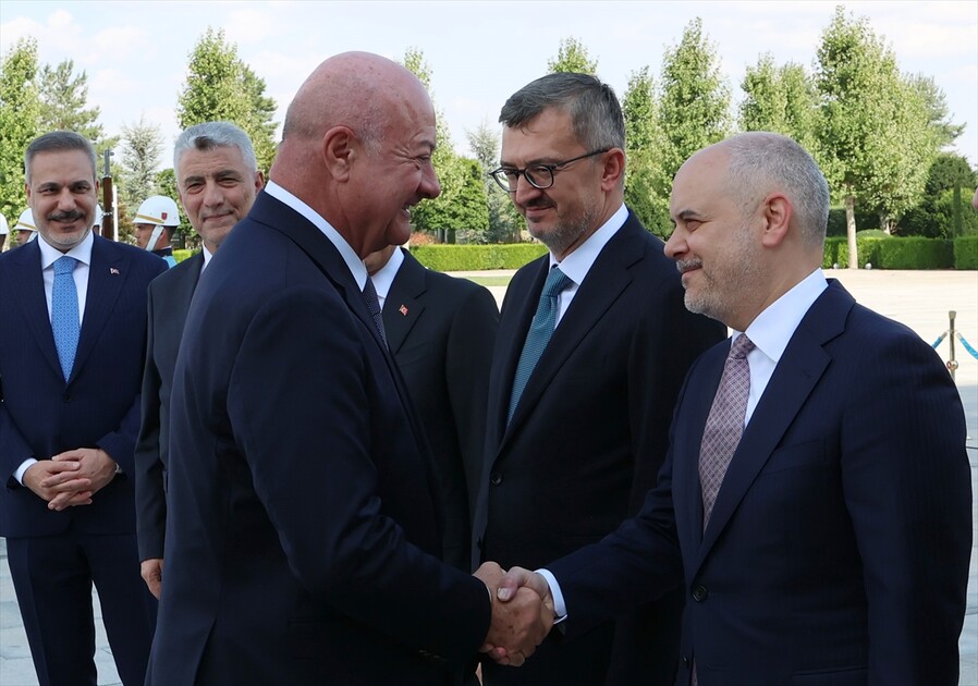 Cumhurbaşkanı Erdoğan, Avusturya Başbakanı Stocker'i resmi törenle karşıladı