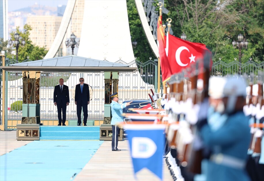 Cumhurbaşkanı Erdoğan, Avusturya Başbakanı Stocker'i resmi törenle karşıladı