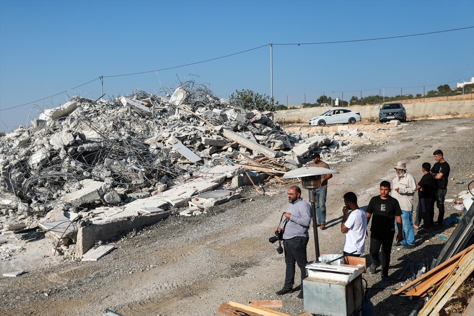 إسرائيل تشرد 3 عائلات فلسطينية بهدم بناية جنوب بيت لحم