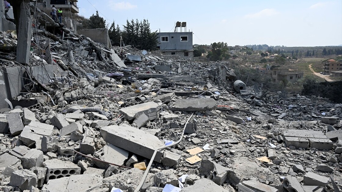 İsrail savaş uçakları, ateşkese rağmen Lübnan'ın güneyindeki beldelere hava saldırısı düzenledi