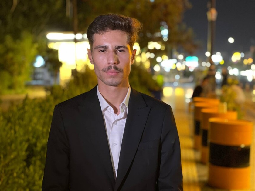 من حافلة مدرسية إلى مطعم.. 3 شبان ينقلون