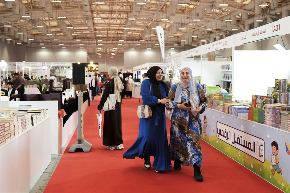معرض إسطنبول الدولي للكتاب العربي يستقطب آلاف الزوار في يومه الثاني