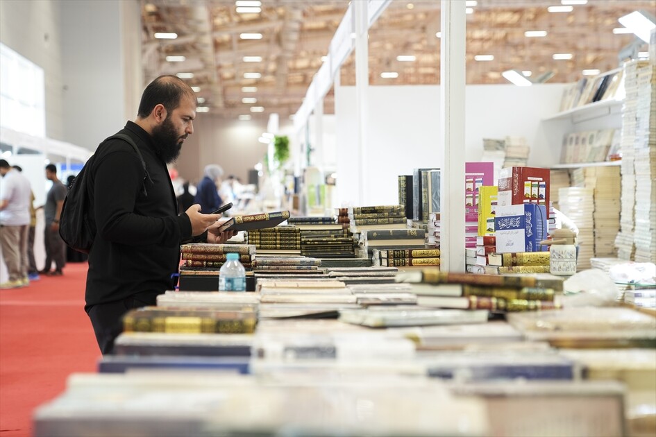 معرض إسطنبول الدولي للكتاب العربي يستقطب آلاف الزوار في يومه الثاني