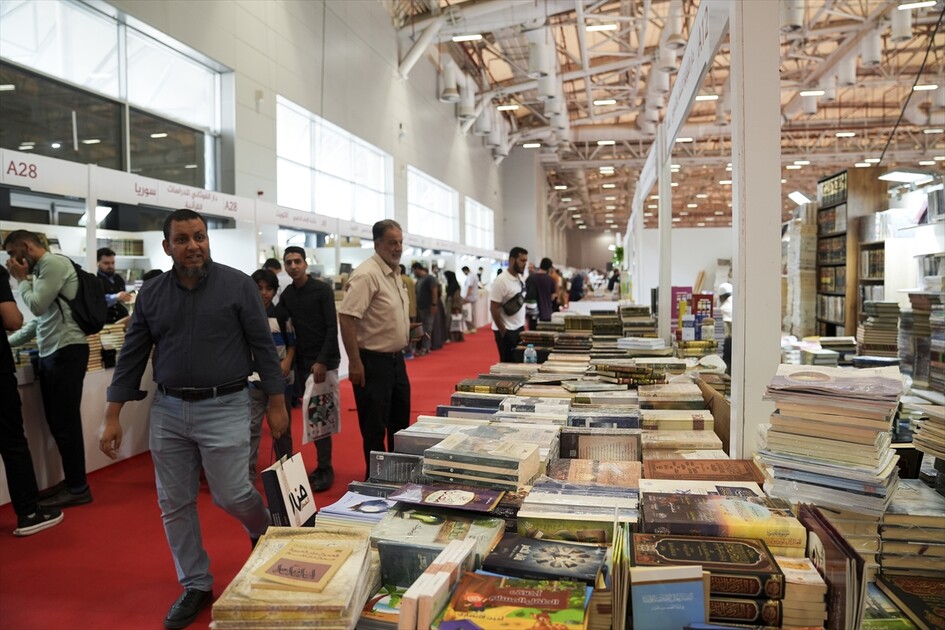 معرض إسطنبول الدولي للكتاب العربي يستقطب آلاف الزوار في يومه الثاني