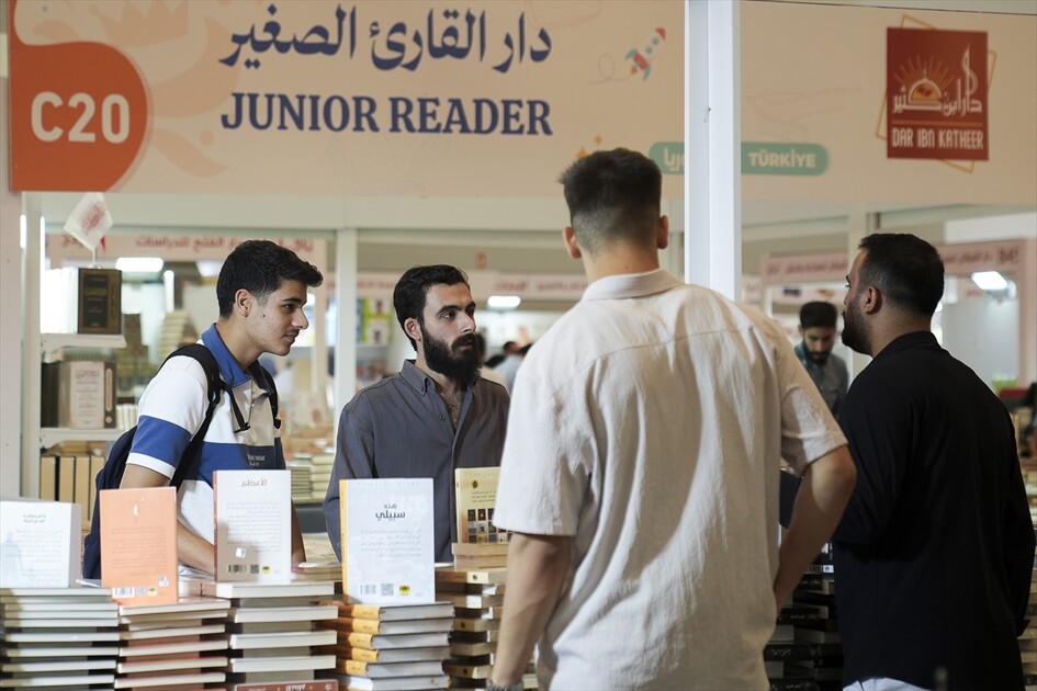 معرض إسطنبول الدولي للكتاب العربي يستقطب آلاف الزوار في يومه الثاني