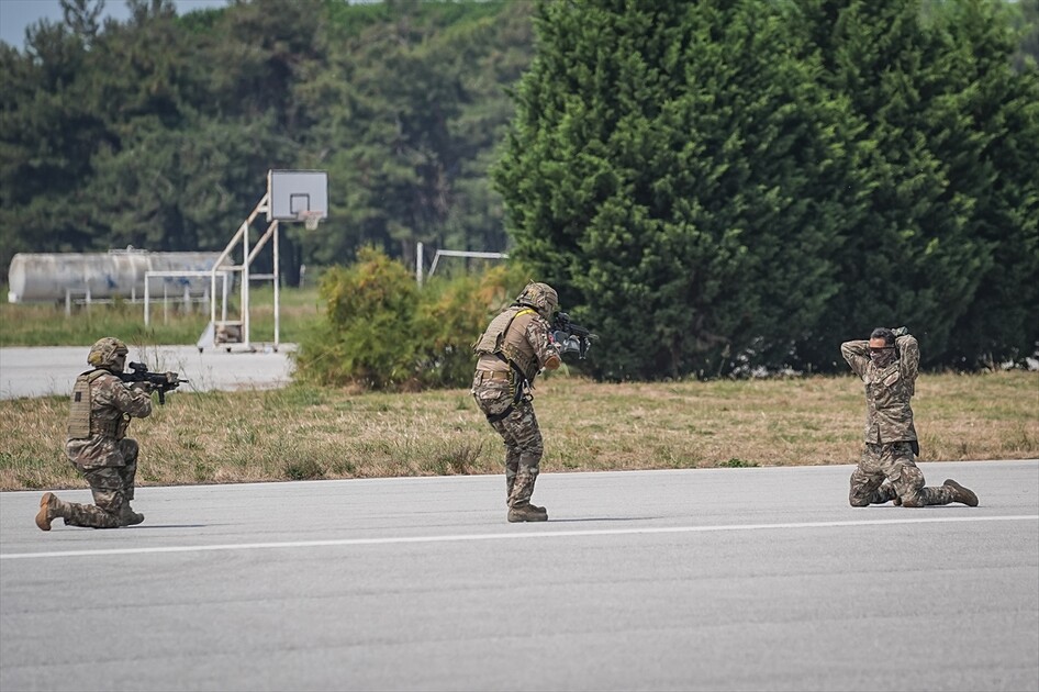 Yalova'da Hava Harp Okulunda geleceğin pilot adayları yetişiyor