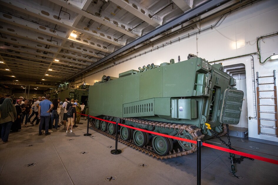 Флагман ВМС Турции TCG Anadolu вызвал большой интерес у посетителей фестиваля TEKNOFEST Mavi Vatan