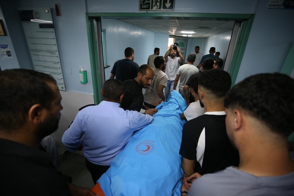 الضفة.. مستوطنون يقتلون فتى فلسطينيا أمام منزله في الخليل