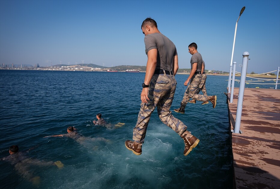 Geleceğin hava astsubayları yaz kampında becerilerini sergiliyor