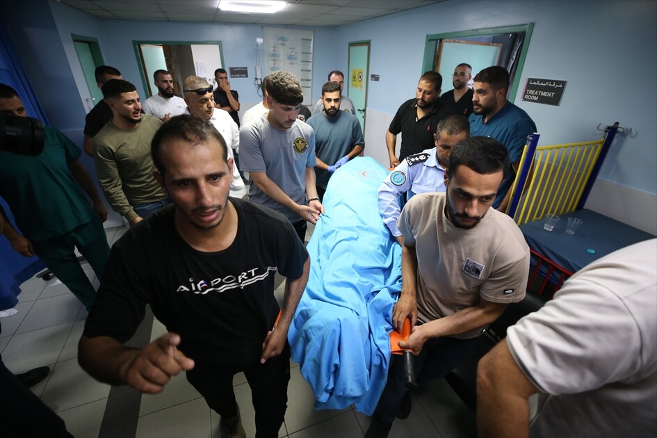 الضفة.. مستوطنون يقتلون فتى فلسطينيا أمام منزله في الخليل