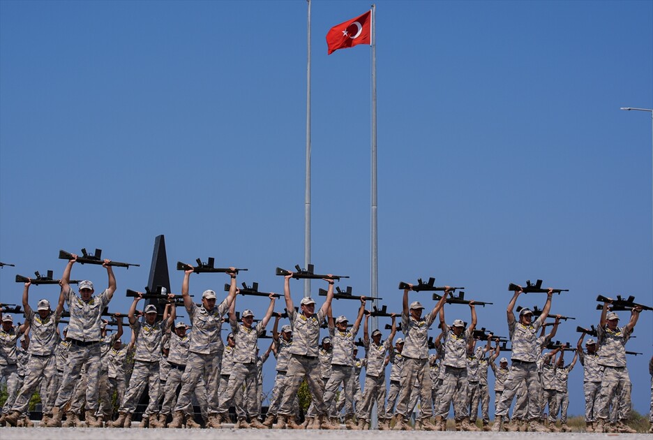 Geleceğin hava astsubayları yaz kampında becerilerini sergiliyor