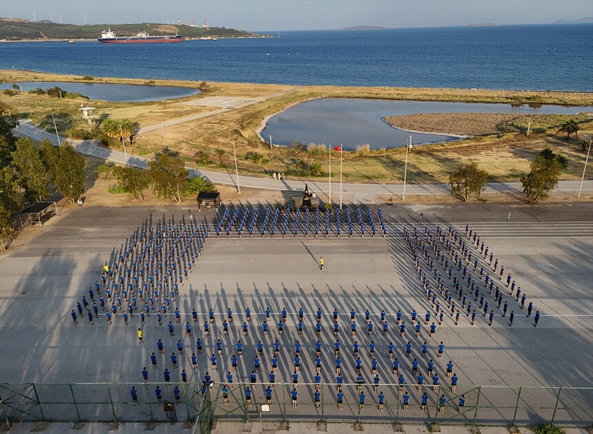 Geleceğin hava astsubayları yaz kampında becerilerini sergiliyor