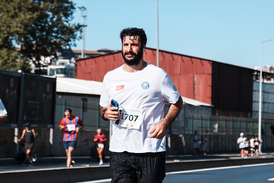 İstanbul'da Yeşilay Yarı Maratonu yapıldı