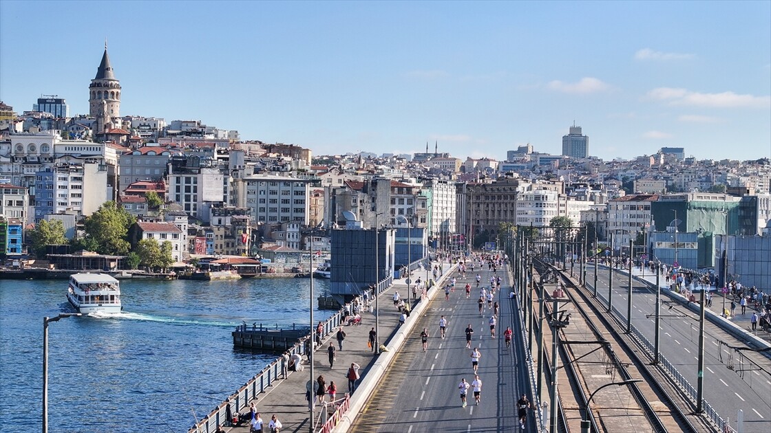 İstanbul'da Yeşilay Yarı Maratonu yapıldı