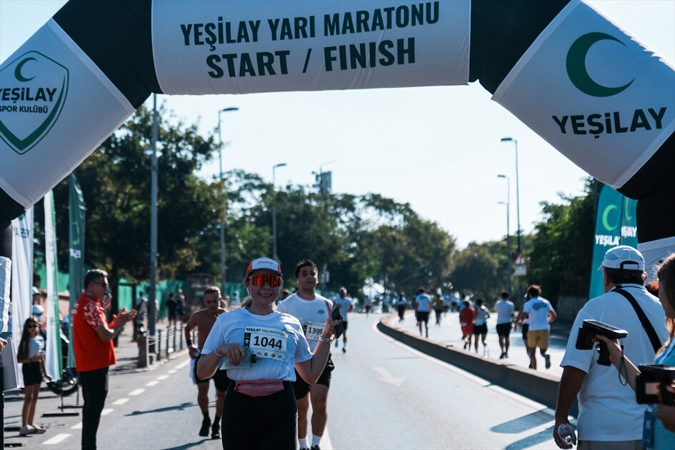 İstanbul'da Yeşilay Yarı Maratonu yapıldı