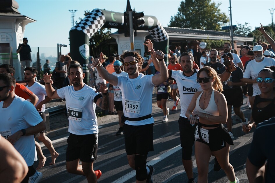 İstanbul'da Yeşilay Yarı Maratonu yapıldı