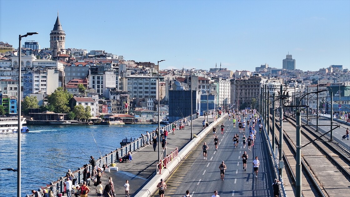 İstanbul'da Yeşilay Yarı Maratonu yapıldı