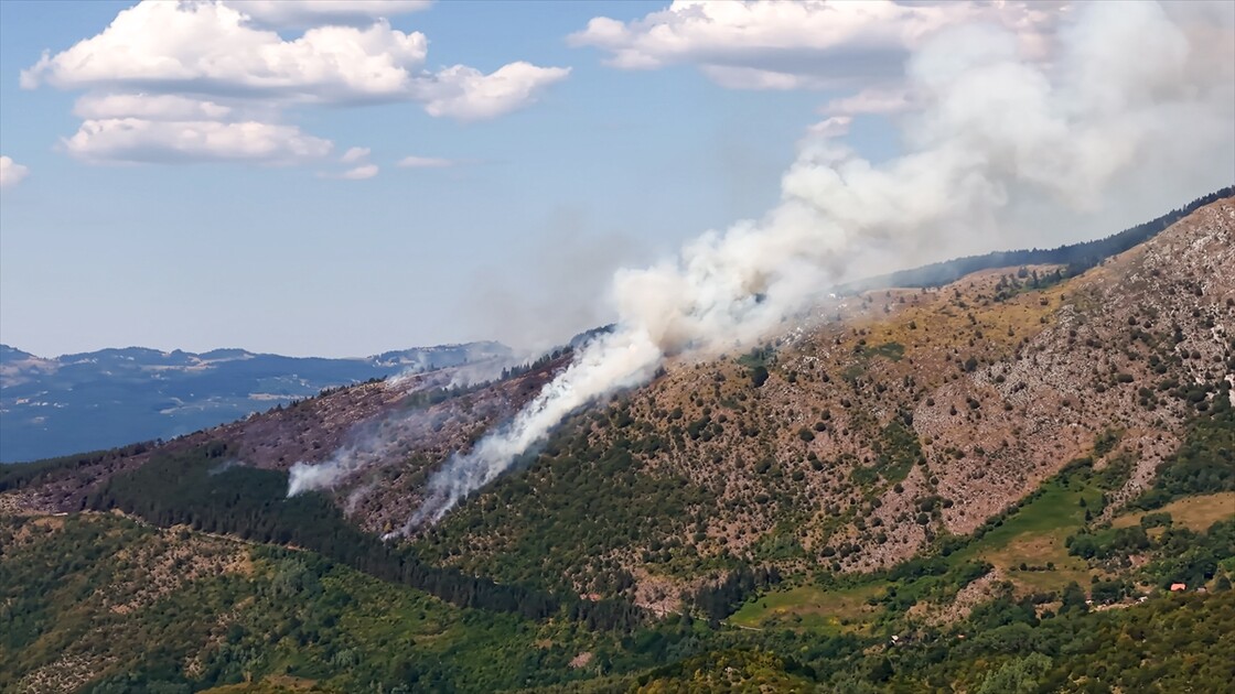 Sarajevo: Požar na Trebeviću i dalje aktivan