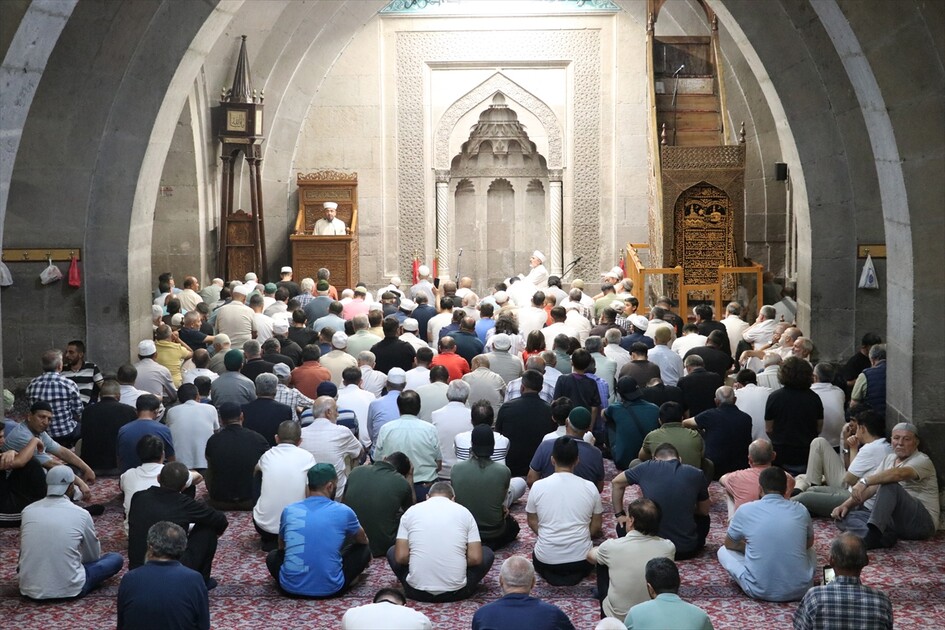 Kayseri'de Mevlit Kandili idrak edildi