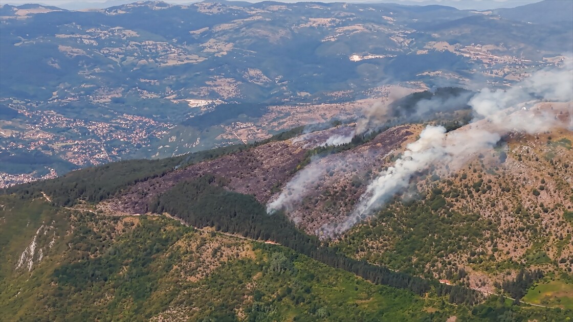 Sarajevo: Požar na Trebeviću i dalje aktivan