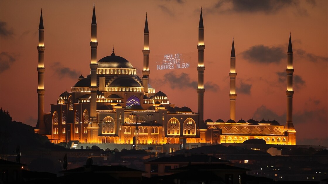 İstanbul'da Mevlit Kandili