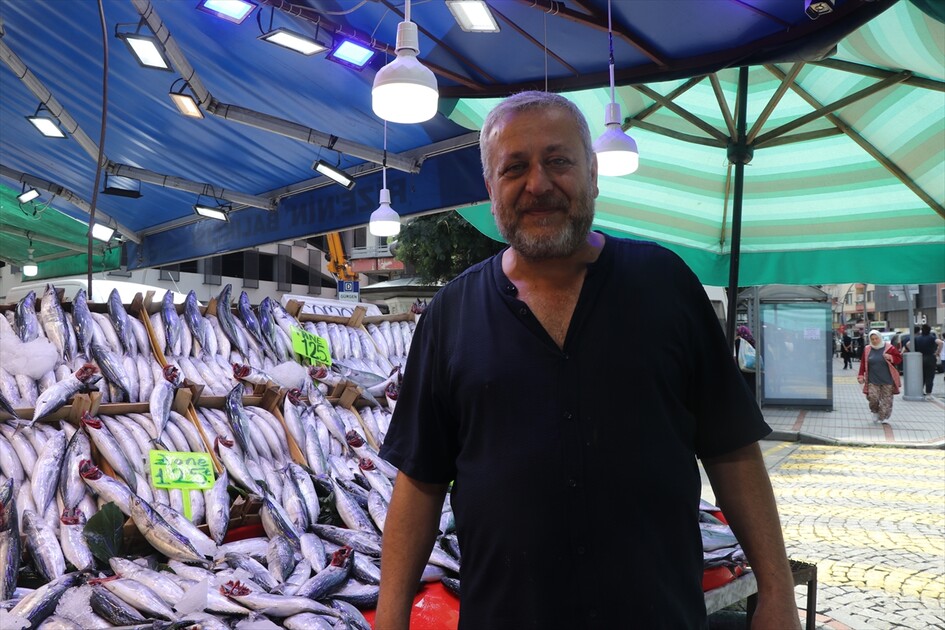 Av sezonunun ilk gününde tezgahlar palamutla doldu