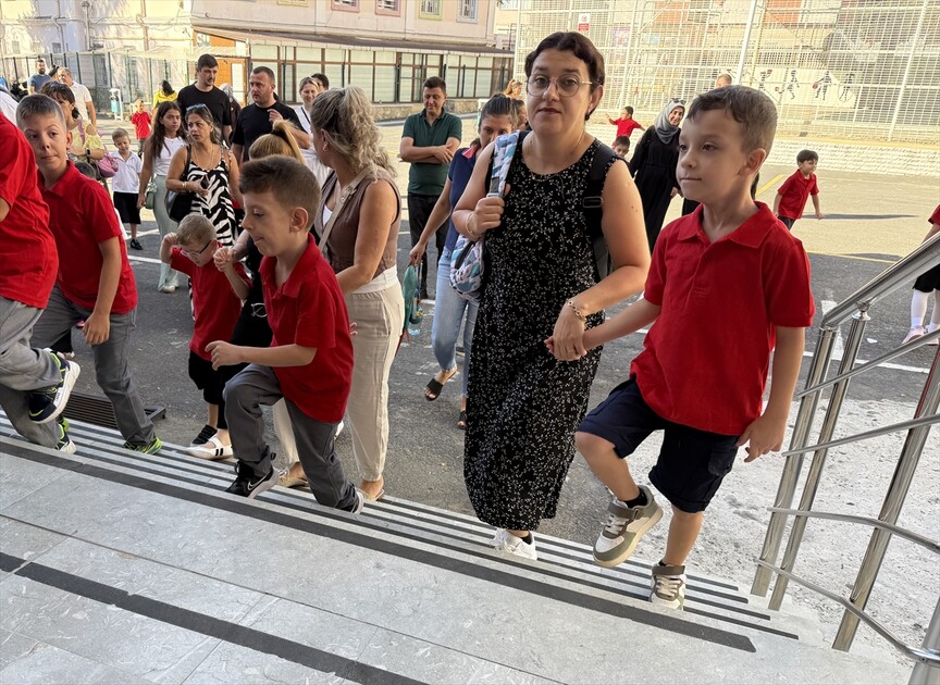 Tekirdağ'da okullarda ilk zil uyum için çaldı
