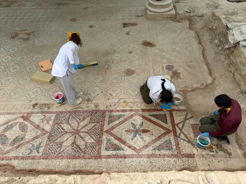Kastamonu Pompeiopolis Antik Kenti'nde 105 metrekarelik zemin mozaikleri açığa çıkarıldı