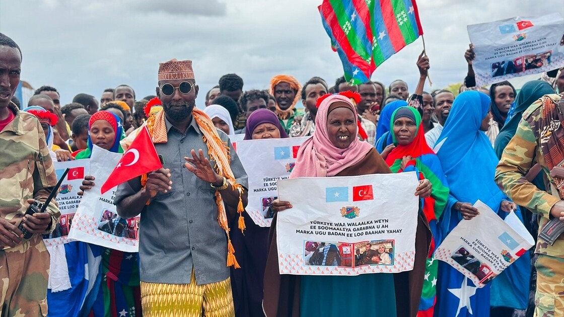 Somali’de Türkiye’ye teşekkür için düzenlenen gösteriler ikinci gününde devam etti