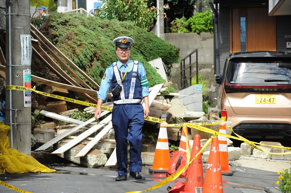 Typhoon Dujuan causes landslide damage in Tokyo
