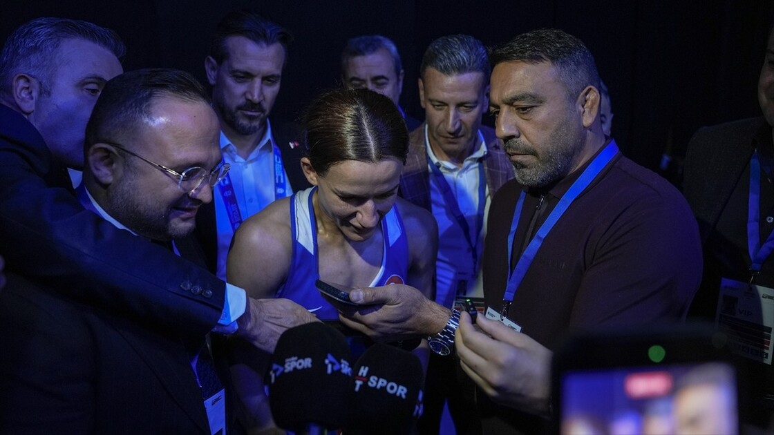 Cumhurbaşkanı Erdoğan, Avrupa şampiyonu milli boksör Hatice Akbaş'ı tebrik etti