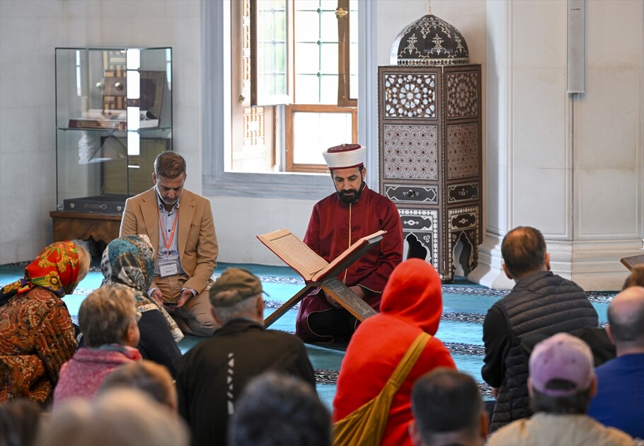 Almanya’da düzenlenen “Açık Cami Günü” etkinliğine yoğun ilgi