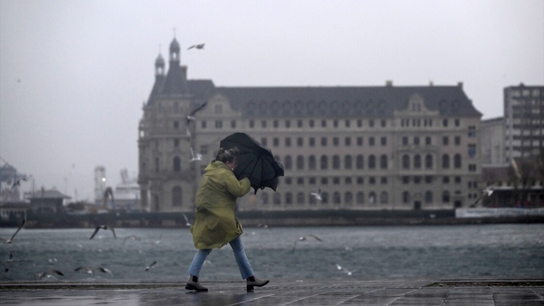 İstanbul'da sağanak etkili oldu