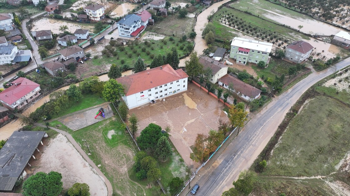Sakarya'da sağanak etkisini sürdürüyor