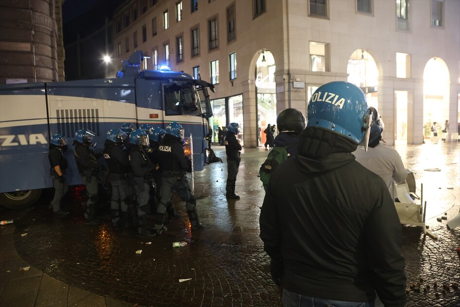 İtalya'da hükümet karşıtı protestolar olaylı geçti