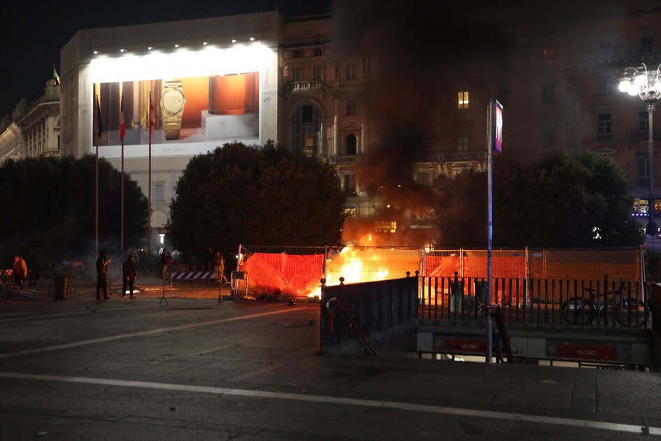 İtalya'da hükümet karşıtı protestolar olaylı geçti