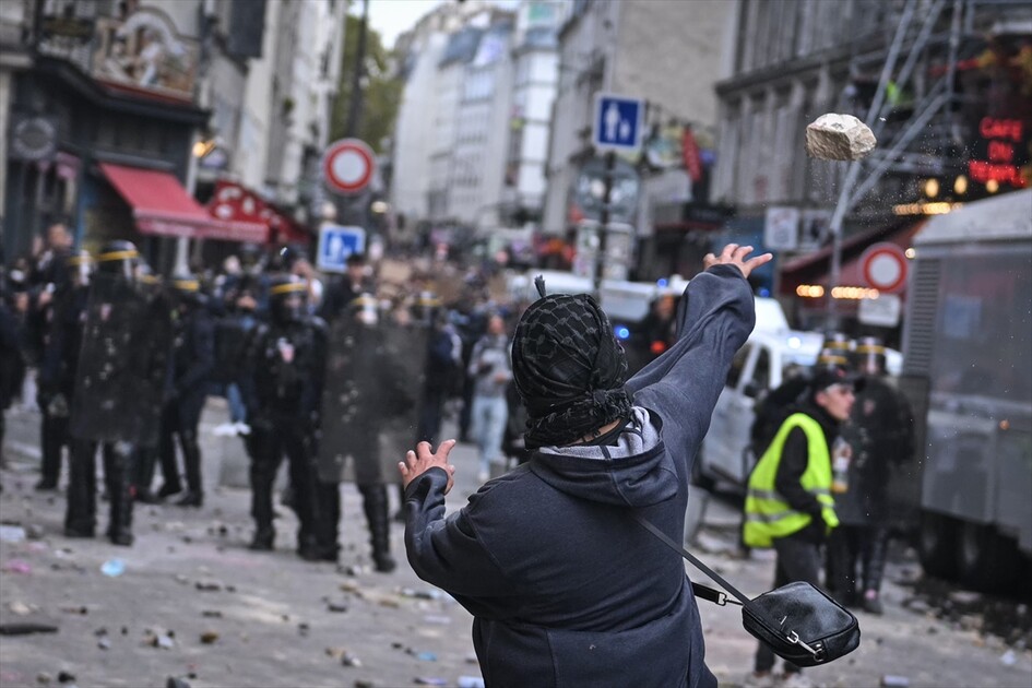 Paris’teki gösterilerde gerginlik tırmanıyor