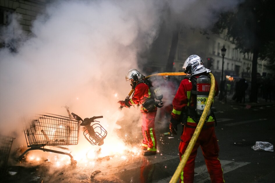 Paris’teki gösterilerde gerginlik tırmanıyor