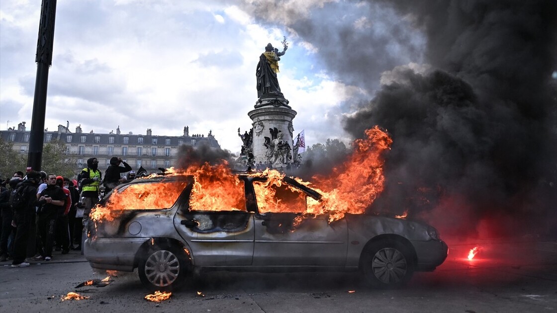 Paris’teki gösterilerde gerginlik tırmanıyor