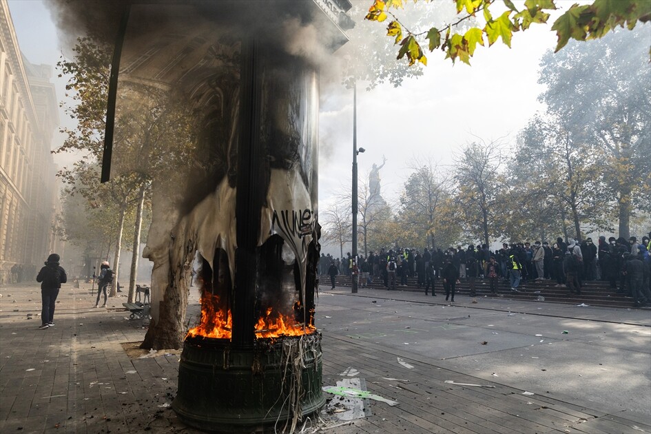 Paris’teki gösterilerde gerginlik tırmanıyor