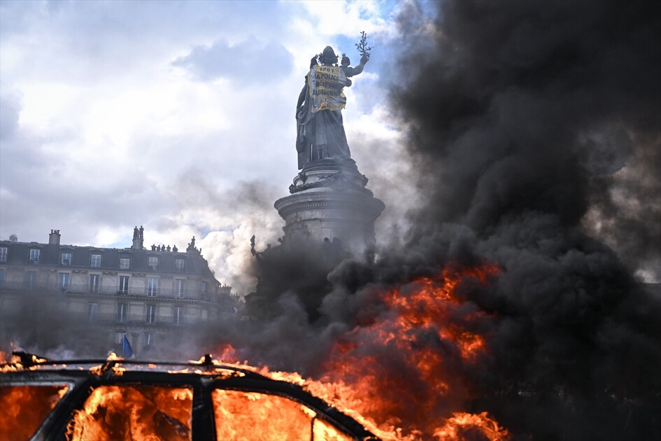 Paris’teki gösterilerde gerginlik tırmanıyor