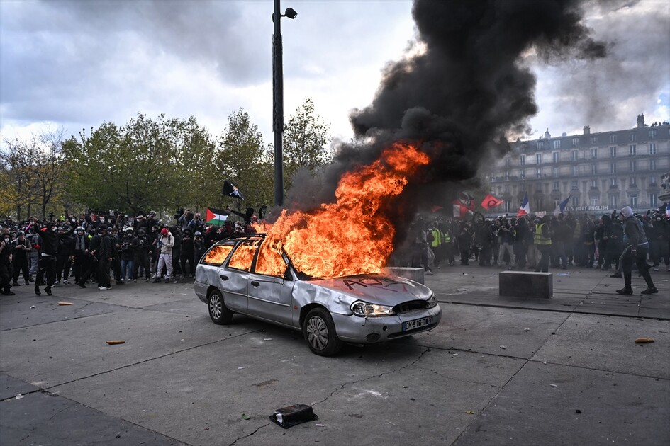 Paris’teki gösterilerde gerginlik tırmanıyor