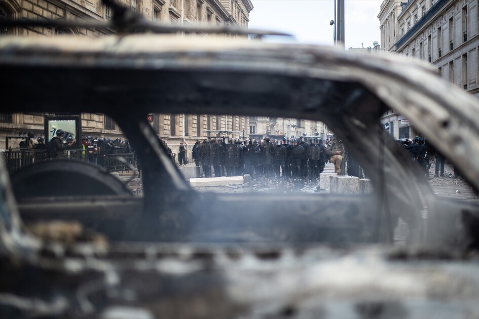 Paris’teki gösterilerde gerginlik tırmanıyor