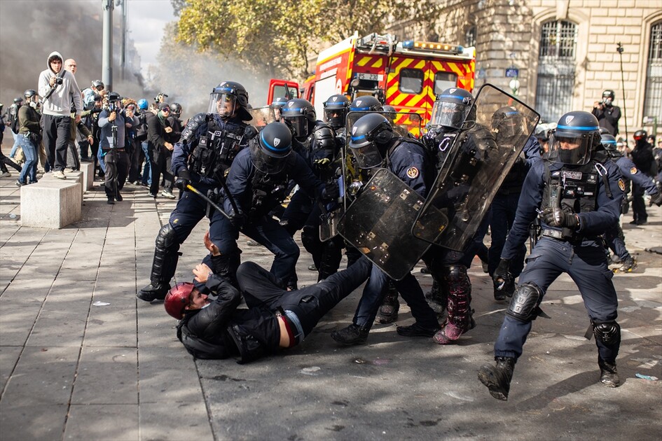 Paris’teki gösterilerde gerginlik tırmanıyor