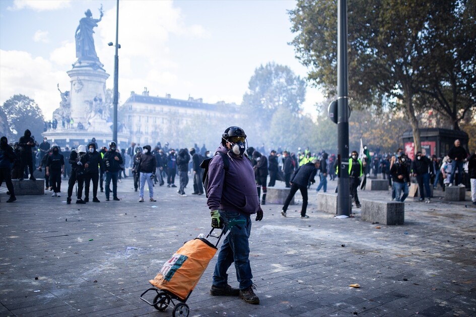 Paris’teki gösterilerde gerginlik tırmanıyor